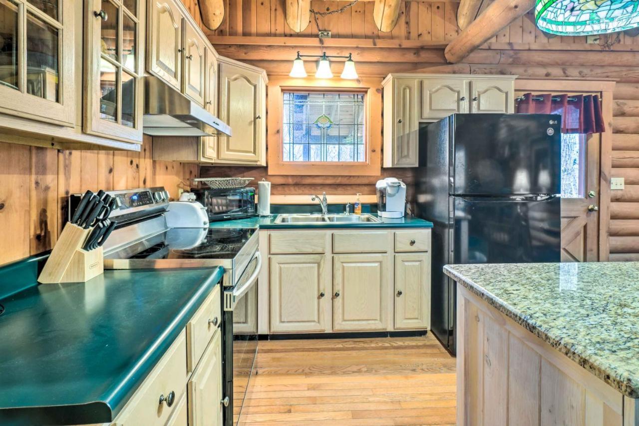 Casa vacanze Log With Hot Tub And Mountain Views! Gatlinburg
