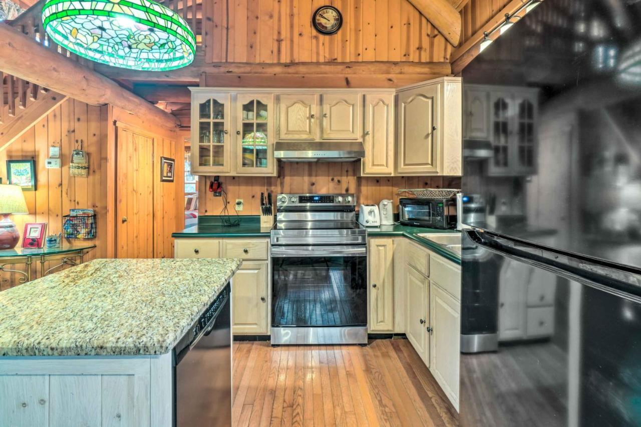 Casa vacanze Log With Hot Tub And Mountain Views! *