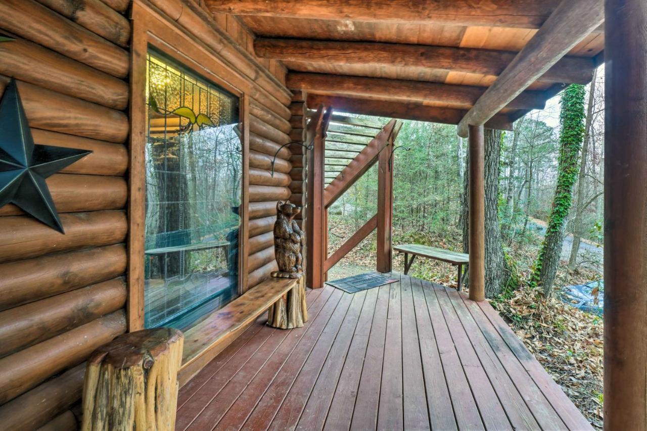 Log With Hot Tub And Mountain Views! Casa vacanze *