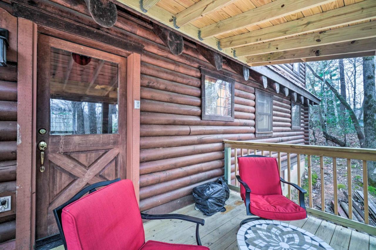 Log With Hot Tub And Mountain Views! Casa vacanze *