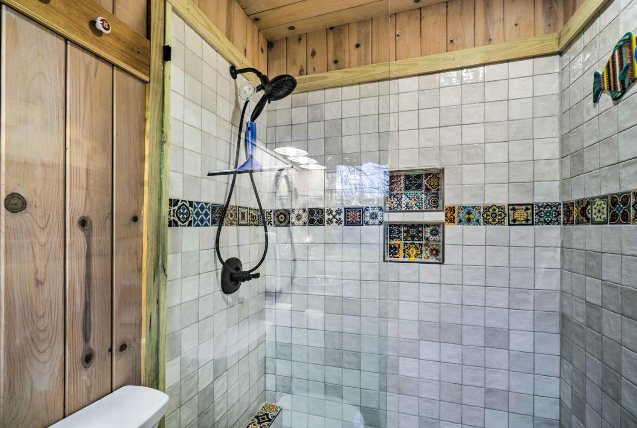 Log With Hot Tub And Mountain Views! Casa vacanze Gatlinburg