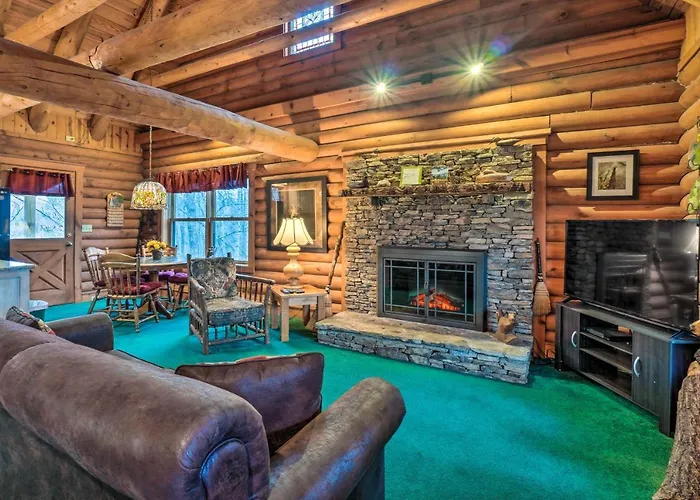 Gatlinburg Log Cabin With Hot Tub And Mountain Views!